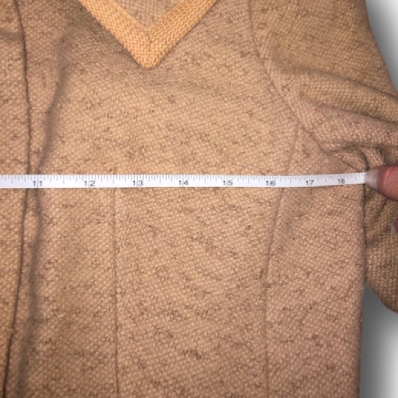 1960’s Betty Rose Skirt Suit - Picture 5 of 15